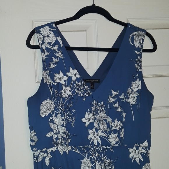 Banana Republic Dress Blue White Floral Pleated 10 - Picture 3 of 6